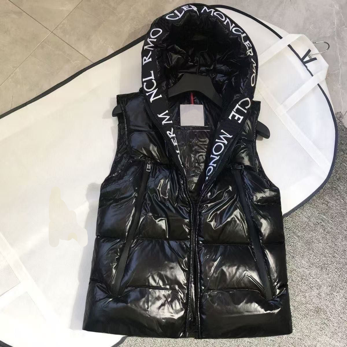 Desinger Down jacket Shiny Vest Winter New Design Letter Embroidered#66 Casual Cotton Jacket Couple Lapel Washable Outerwear Warm Vest Mens and Wome