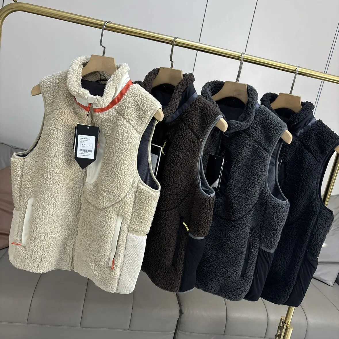 Thickened Lamb Velvet Outdoor Leisure Casual Vest Coat Stand Collar All-Match Warm Autumn Winter Men's Fashion Urban Style Q260917