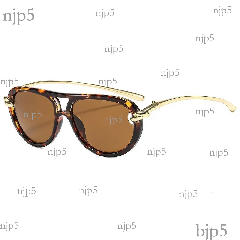 High End Simplicity The cross border trendy sunglasses that make your summer beach moments shine