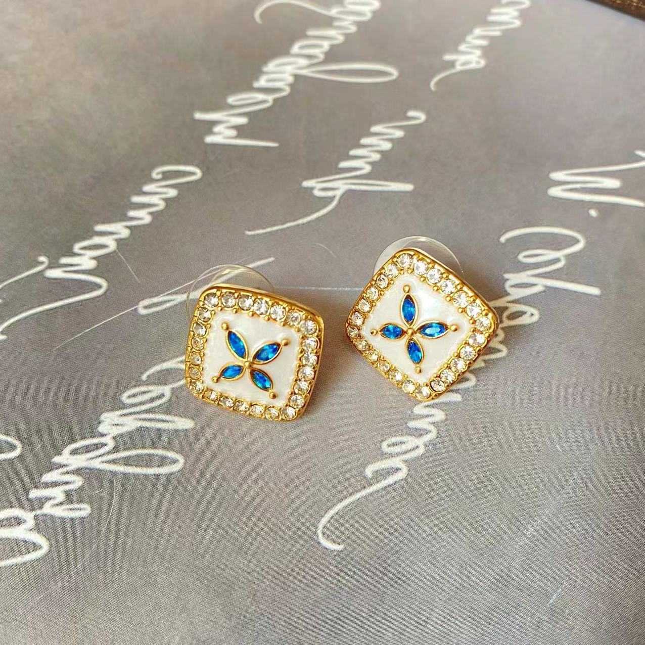 Vintage Jewelry Diamond-Studded Square Niche Earrings Artistic Retro Hong Kong Square Blue Flower Earrings S2609171D3C