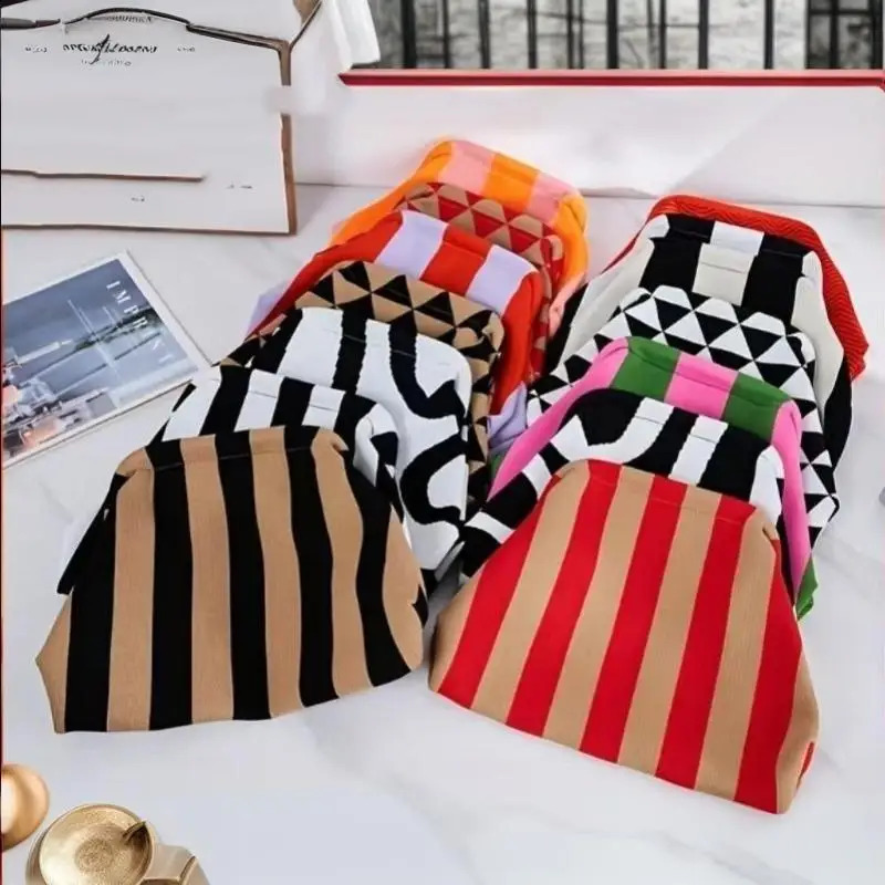 Polyester Cosmetic Clutch Bag Large Capacity Lightweight Breathable Travel Makeup Organizer Girls Daily Use Fashion Accessories 260917