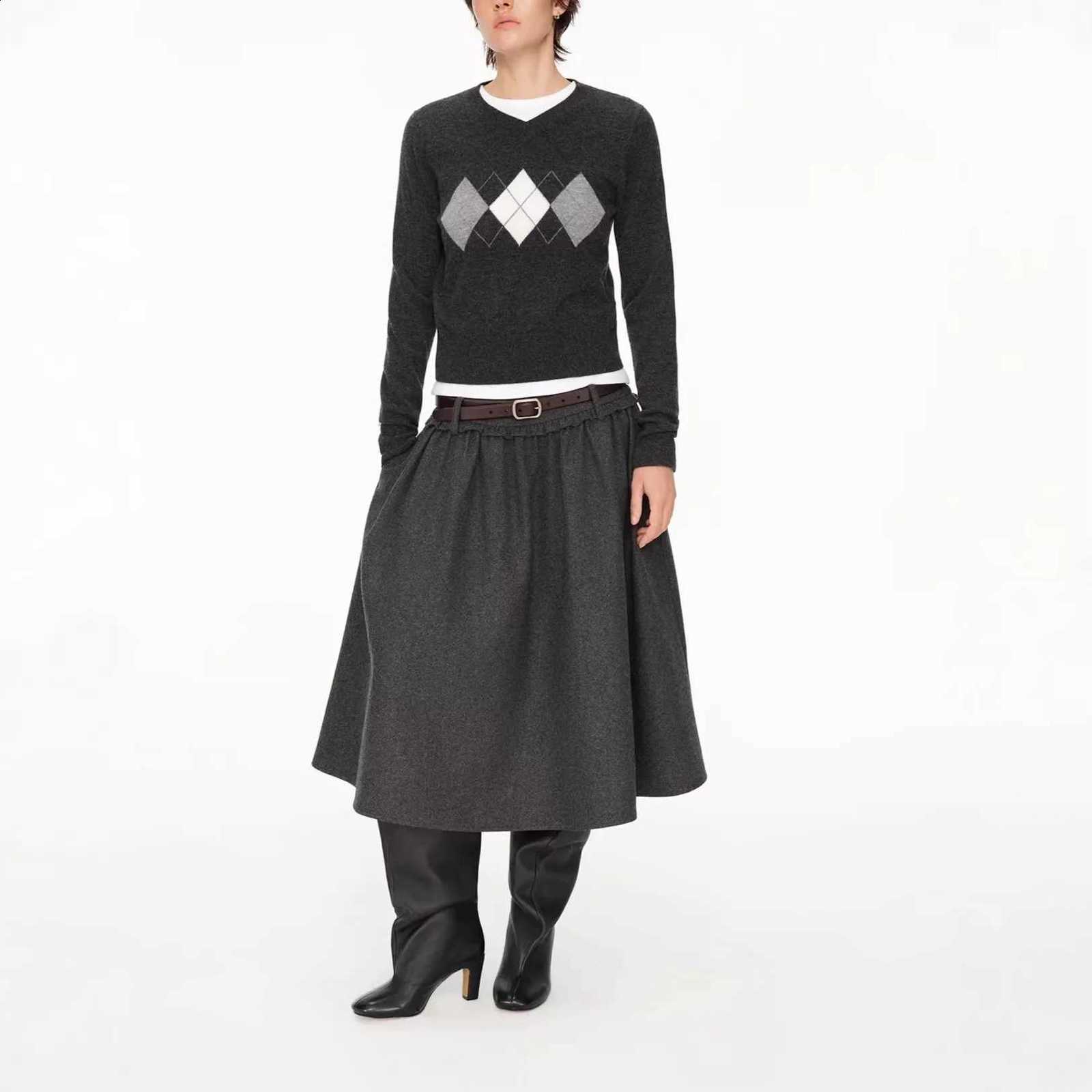 Grey Deep New V-neck Ni8htMeto Knitted Sweater Embroidered Patterned Comfortable Casual Style for All Seasons J260916