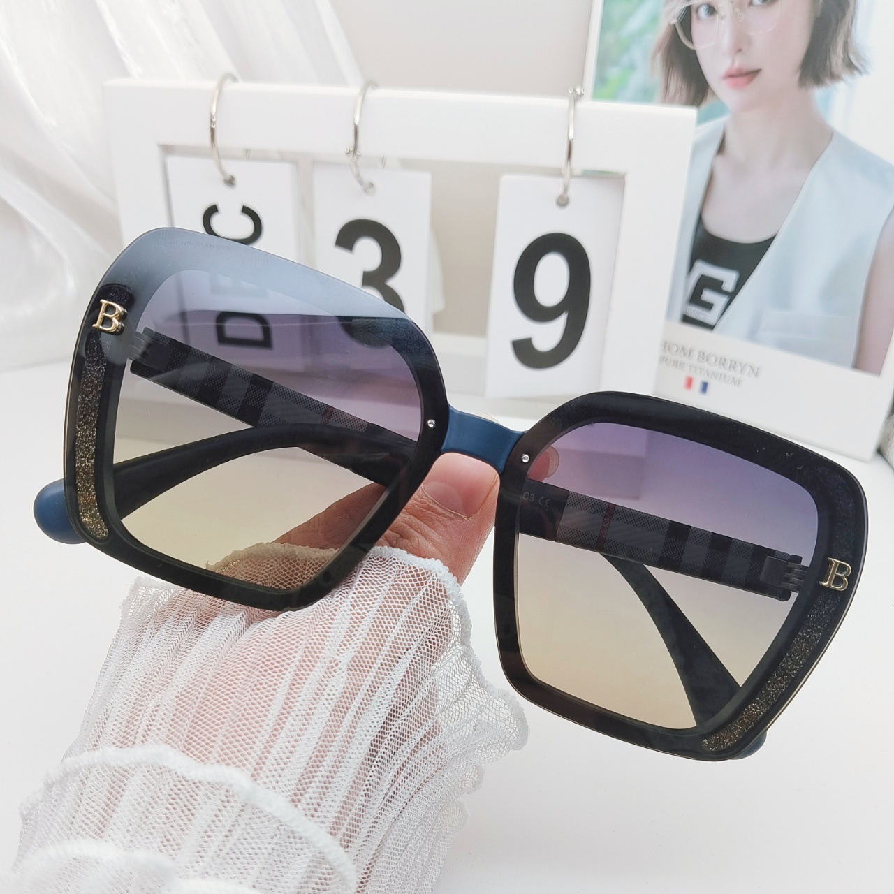 Luxury Brand Designer Sunglasses New B Letter Fashion HD Lens Polarized Classic Plaid Temple Sunshade Driving Sunglasses Wholesale 2026 Fashion Eyeg