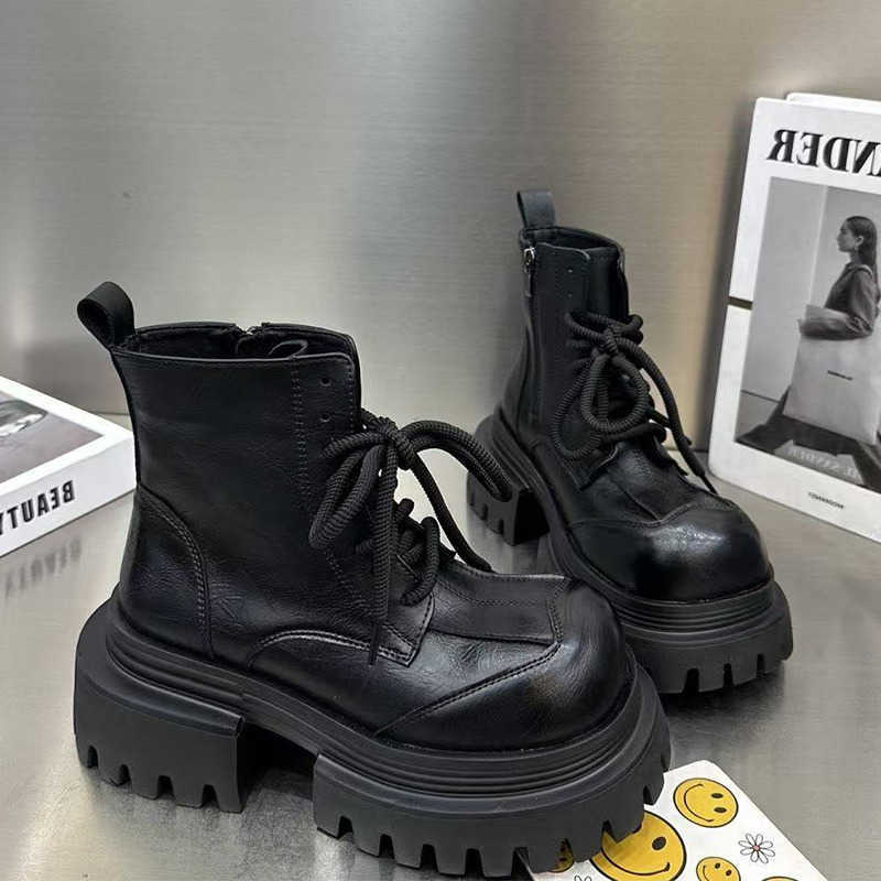 Platform Flats Women's Designer Boots Fad Sport Shoes for Woman Ankle Boots 2025 Winter New Trend Motorcycle Boots Mujer D260917