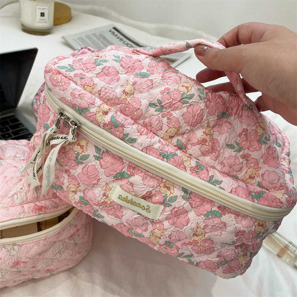 Cute Cartoon New Makeup Bag Portable LargeCapacity Travel Toiletry Organizer for Women Skincare Cosmetics StorageT260917