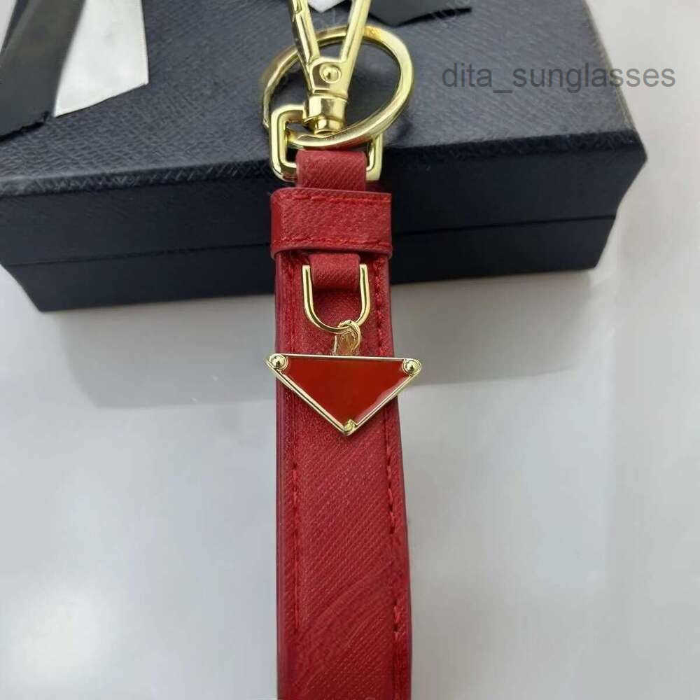 Mens designer chain Leather Bag Charm Luxury Keyring for Women Car Keychains Stainless Steel Classic pink black blue red Fashion Key Rings quality
