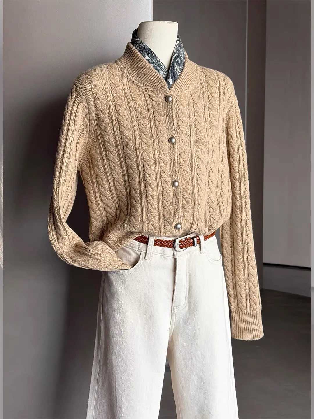 hemp style Old money flower 100% pure wool knitted cardigan women's camel button sweater retro high-end top jacket J260916