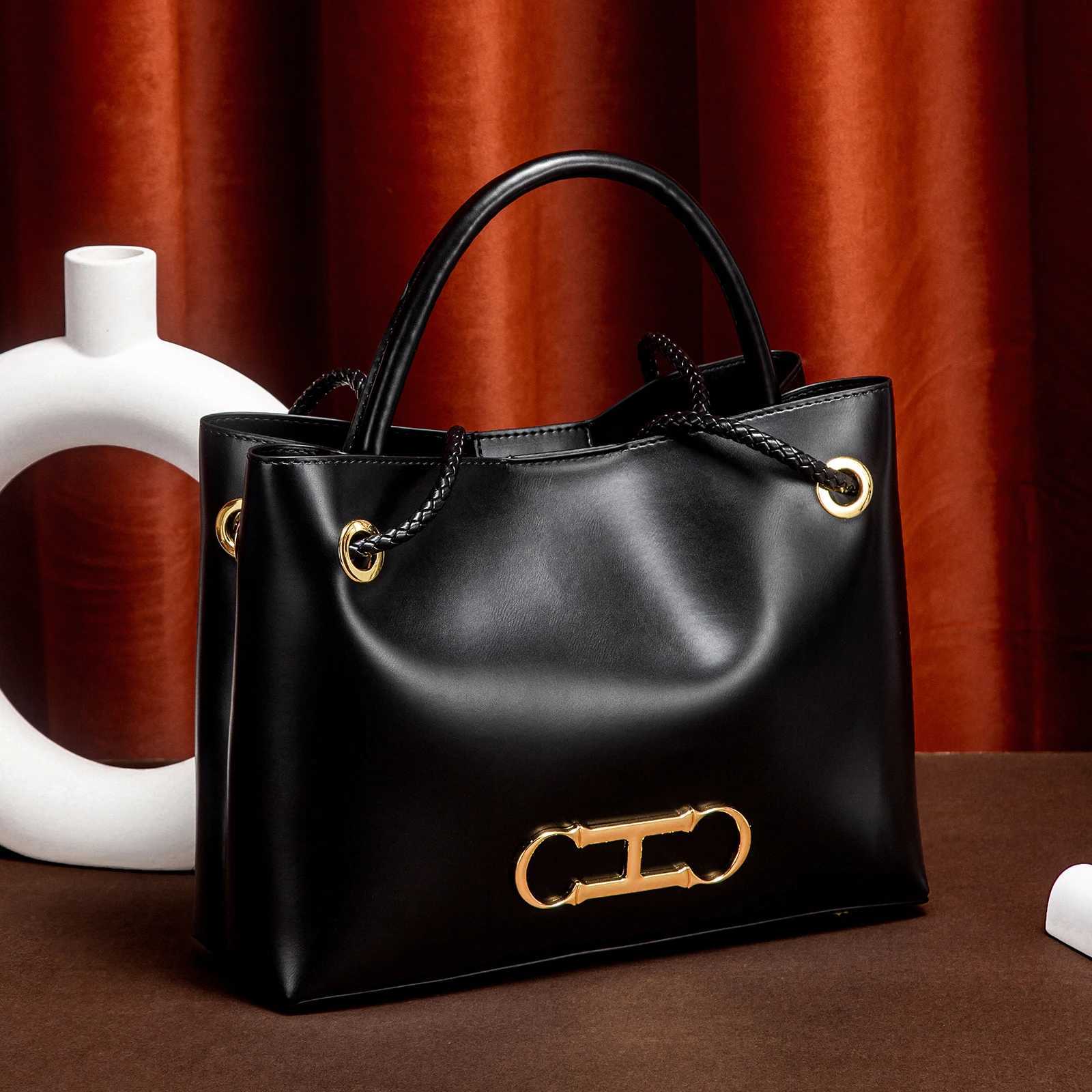 Women's handbag 2026 autumn new black minimalist tote bag dual-use commuting women's bag H260916