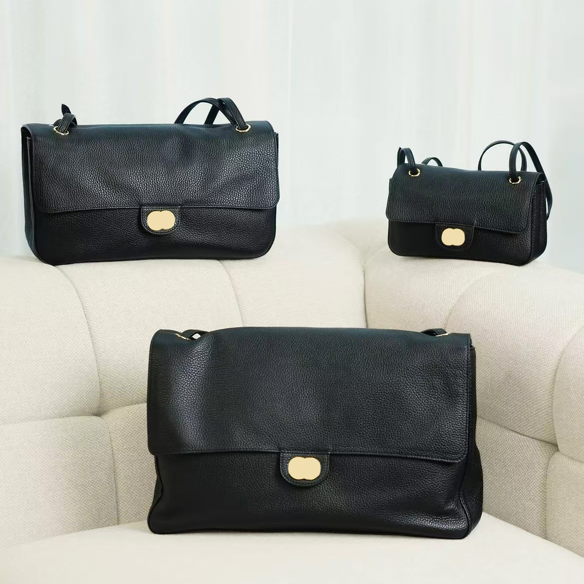 26s Womens high capacity fashion leather Underarm Evening Bags Shoulder Top quality gold and silver logo fashion Shoulder crossbody bag mens tote 26