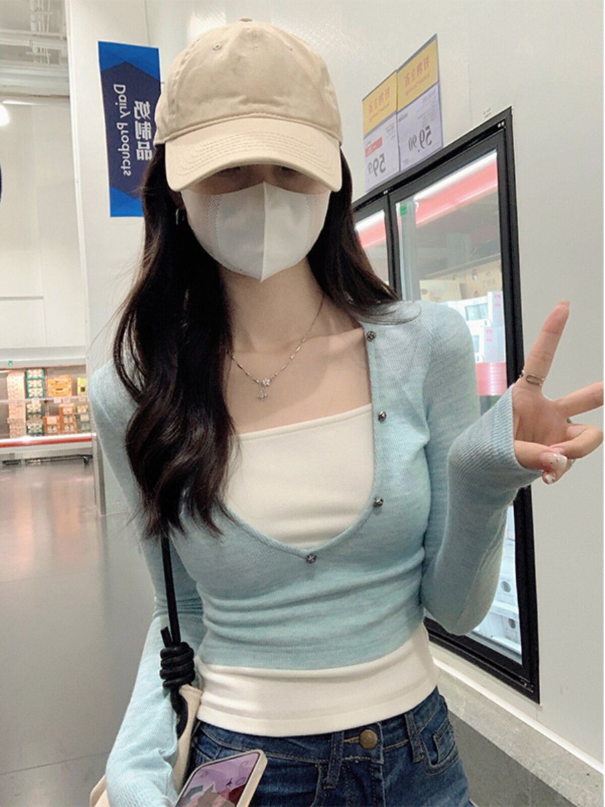 Sweet and spicy solid color faux two-piece long-sleeve T-shirt for women, 2026 autumn design, stylish base layer, fashionable short top, ins style 9