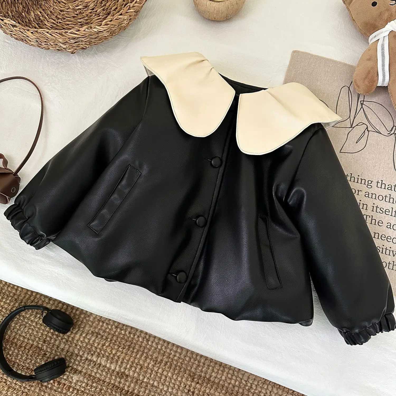 Contrasting Children's Coats Doll Collar and Fleece Coat Leather Jacket with Puffy Sleeves Winter Coat for Girls 2 To 7 YearsT260916
