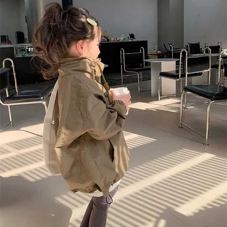 Letter Girls' Coat High Neck Windproof Jacket Top 2025 Spring and Autumn New Style Girl's Standing Collar TopT260916