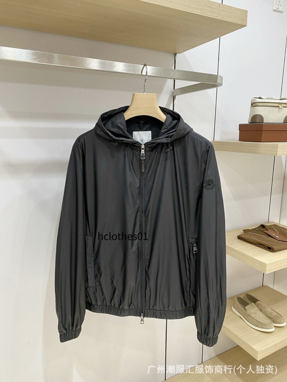 Light luxury M brand men's hooded windproof with rubber patches, arm labels, hood, lightweight fabric, and drawstring cuffs, casual jacket