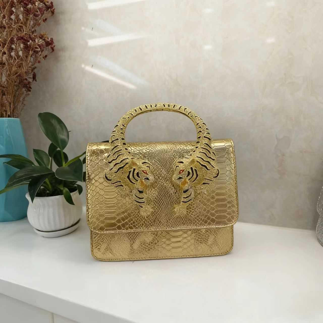 Mirror Quality Designer Bags 2026 Trends Tiger Handle Tote Bags For Women Handbag Crossbody Shoulder Bag Luxury Leather Purses 260917