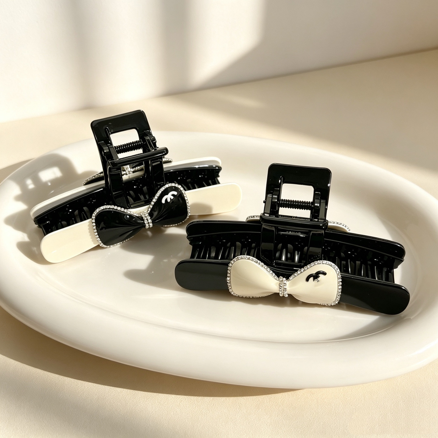 Top Fashion Designer Hair Clips Bowknot Black White Fashion Hair Claws Brand HairJewelry Accessories Best Girls Gift