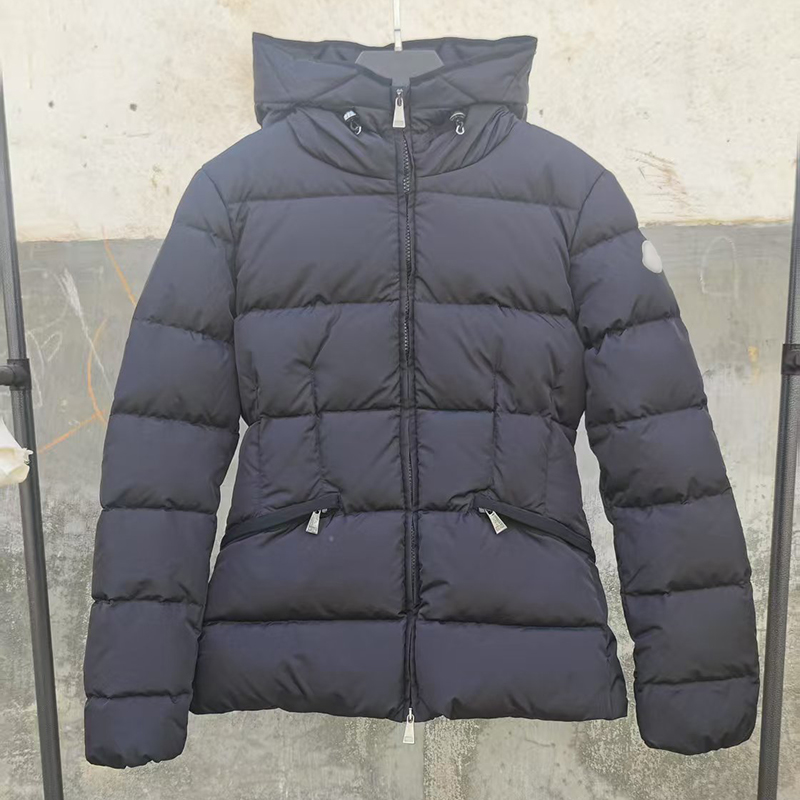 Women puffer jacket Lightweight outdoor down jacket Women warm Parkas White duck down filled jacket Winter streetwear designer coat warm fluffy hood