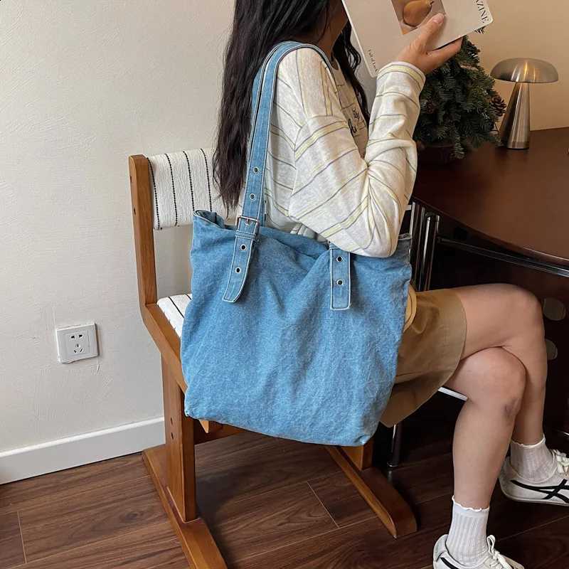 New Korean Style Tote Bags Large Capacity Washed Denim Underarm Commuting Bag Simple Versatile Casual Shoulder Mommy Bag H260916