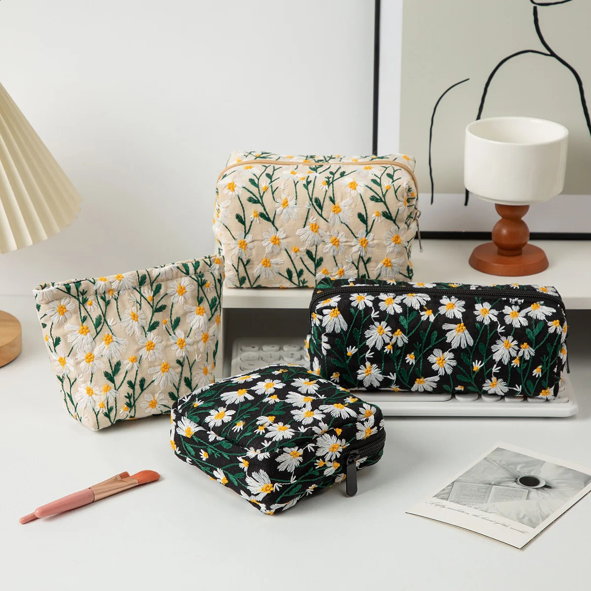 Floral Daisy Embroidery Cosmetic Bag Makeup Organizer Korean Portable Travel Toiletry Pouch Zipper Canvas Beauty Case 260917