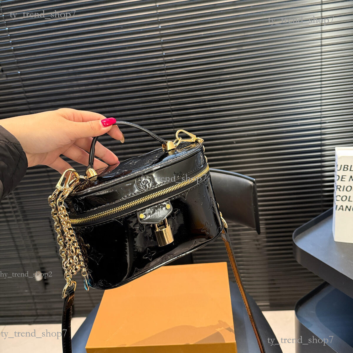 high quality New Arrivals Mirage Collection Vanity Chain pouch luxury bag flight mode mirror Designer tote large soft leather Bag fashion crossbody