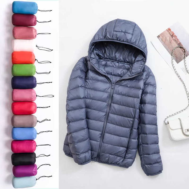 Down Plus Light Size Thin Jacket Women 2023 Autumn Winter Slim Short Hooded Warm White Duck Down Coat Women Outerwear Streetwear H260917