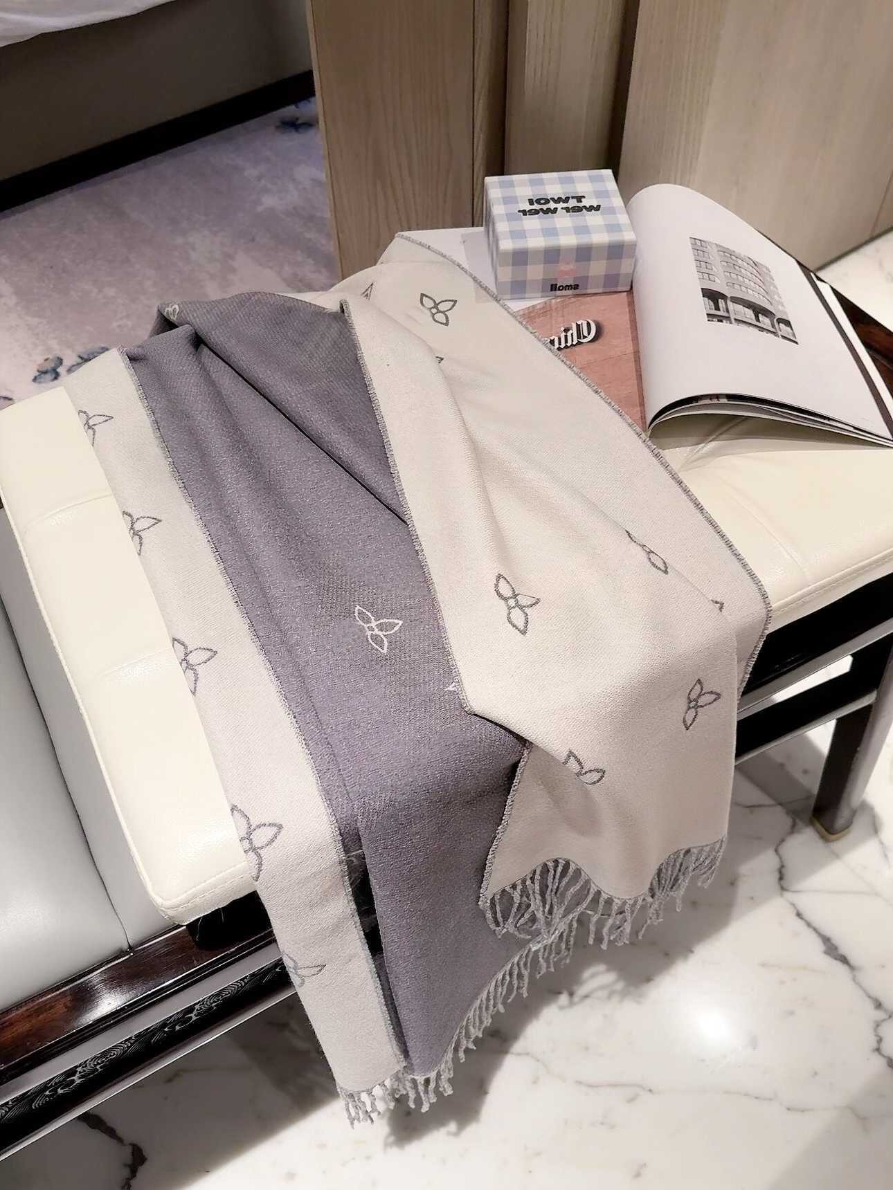 Plaid 2026 Women Man Scarf % Cashmere Scarves For Winter Warm Womens and mens Long Wraps Size 180x30cm Ao131 S260917P7PB