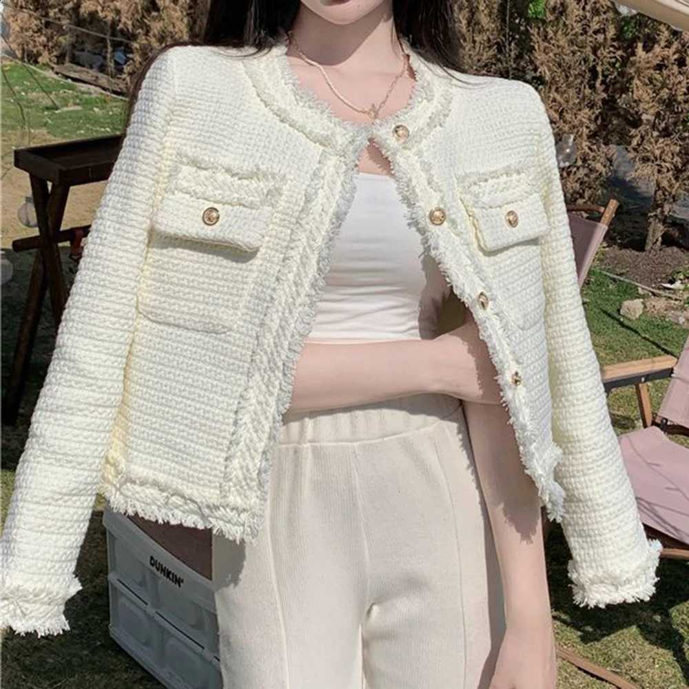 Spring 2025 New and Autumn Versatile White Jacket Women's Unique Chic Design Short Top C260917