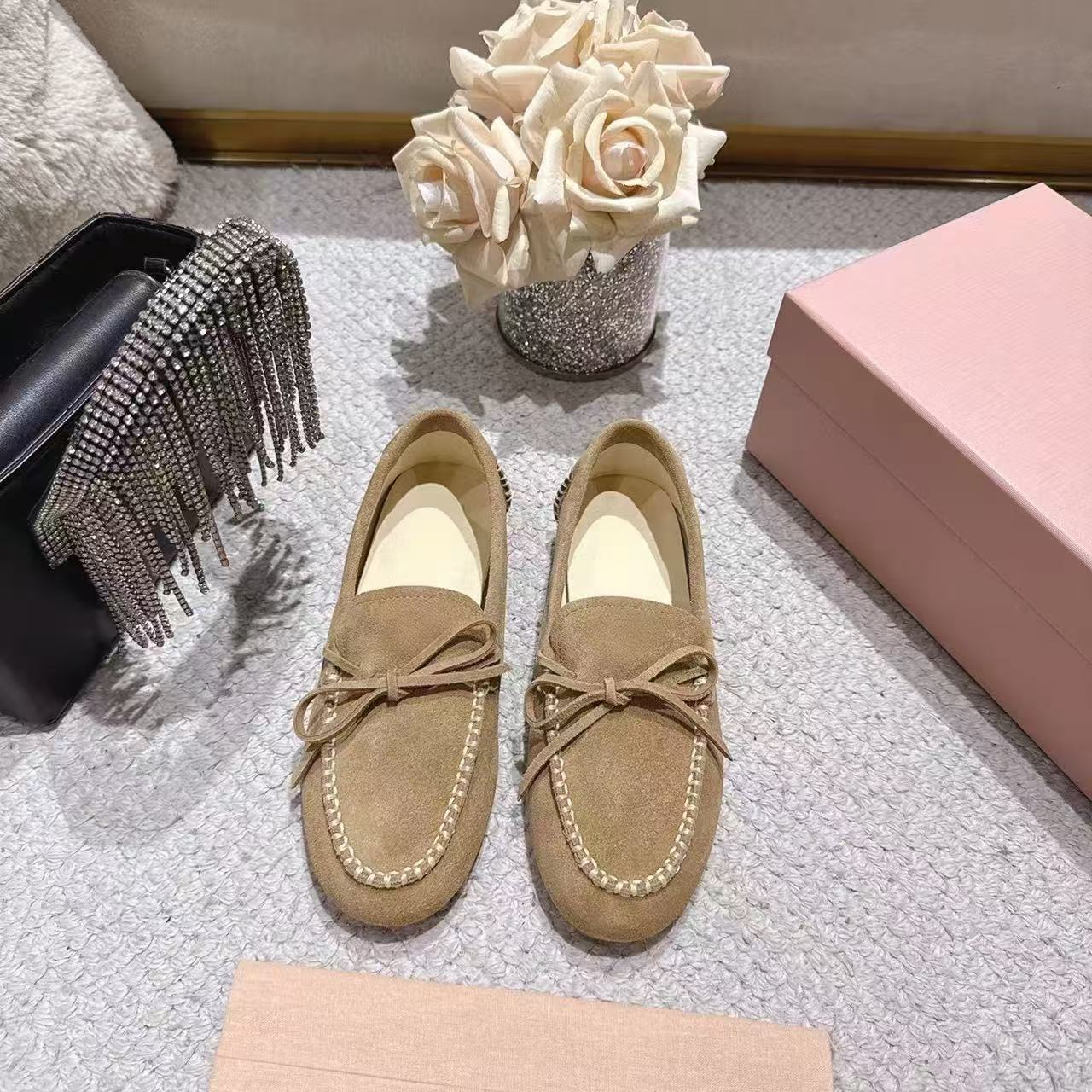 Lady luxury classic fashion loafers, new model, high-quality casual shoes, comfortable bow-shaped little shoes