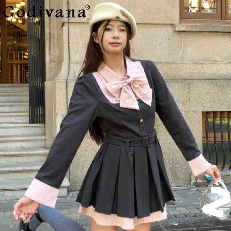 Large Female Autumn Size College Fake Two-piece Splicing Slim Pleated Dress Fashion Korean Long-sleeved Versatile A-line Dresses C260917