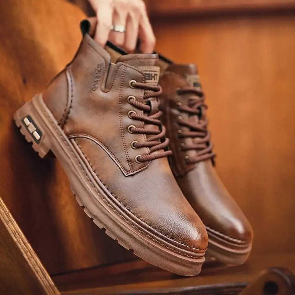 2026 New Winter Leather Boots For Men High Top Warm Thermal Fur Lined Casual Lace-up Work Safety Boots Comfortable Durable D260917