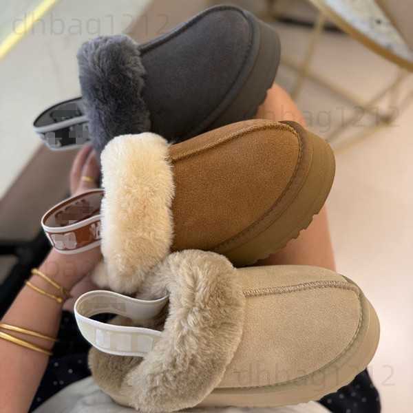 Thick-Soled Wool Slippers for Women 2025 New Winter Outdoor Sheepskin One-Piece Closed-Toe Furry Slippers with Fleece Snow Boots T260917