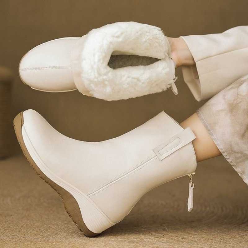 Womens Boots Platform 2025 Snow Winter New Soft Leather Non-Slip Cotton Boots Piled Thickened Warm Slope Heel Short Boots Women D260917