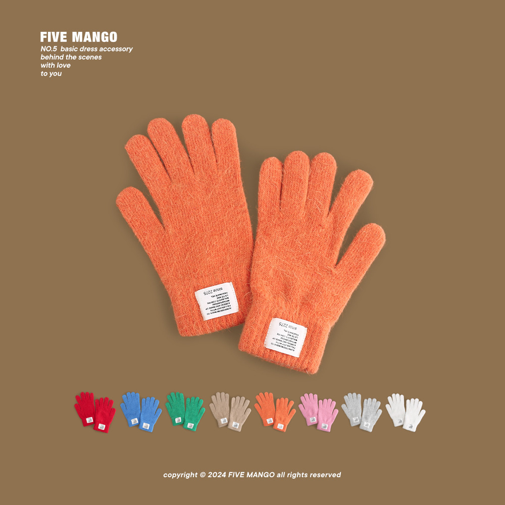 Solid-color, plush, five-finger knitted gloves, Japanese-style, trendy autumn/winter design, with a high-end feel, featuring letter patches, providi
