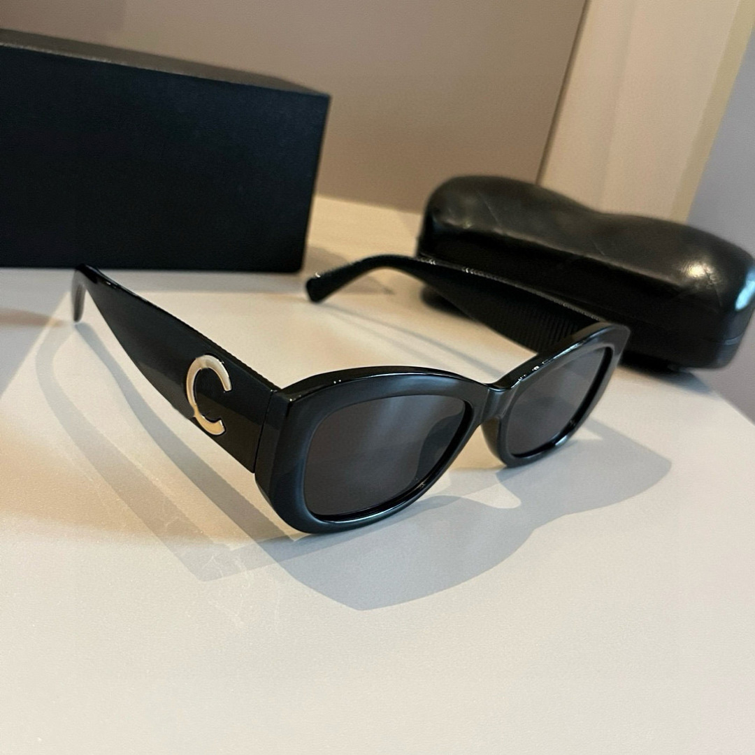 High Quality Luxury Polarized C Designer Sunglasses for Men and Women Stylish Sun-Blocking Perfect for Beach travel Vacations CCliness ghj56fg