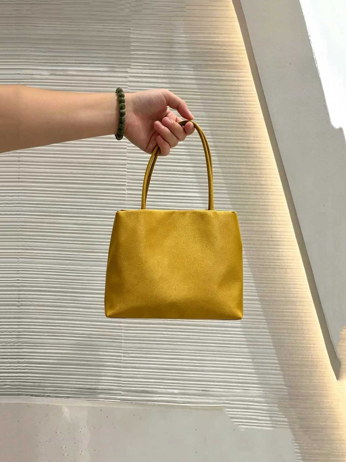 Simple Elegant Satin Women's Tote Bag Handbag Commuter Style Wind Small Design Lazy Style Fashionable Soft Leather H260916