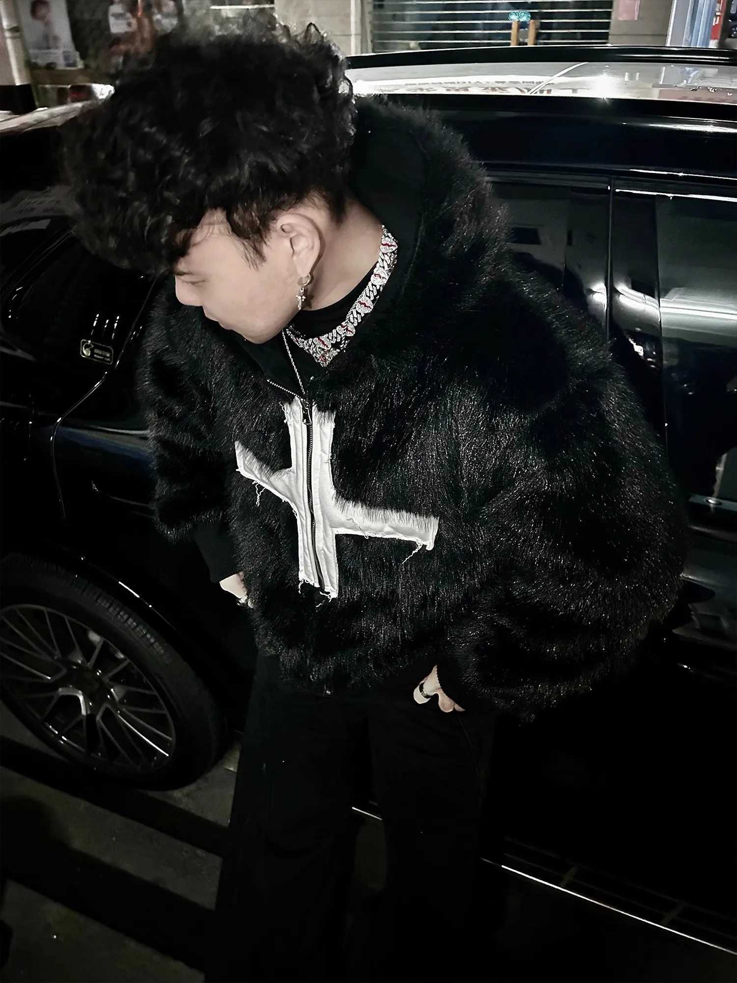 Warm Mauroicardi Winter Short Cool Soft Hairy Faux Fur Coat Men with Hood Rivet Designer Punk Style Clothes Fluffy JacketW260915