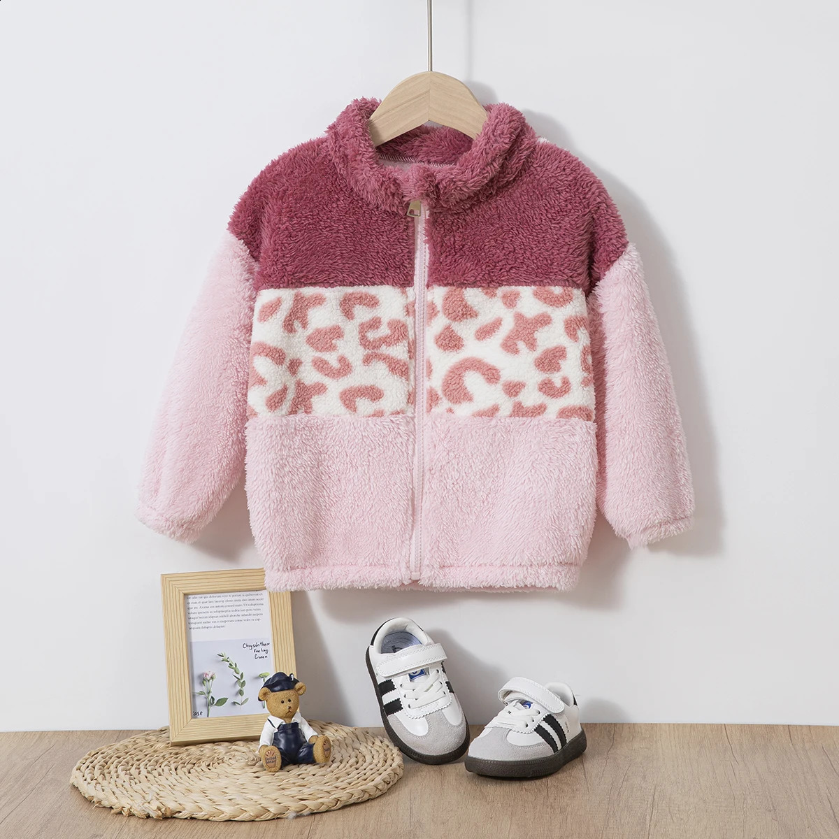 2025 Girls Winter Fleece Jacket Leopard Print Long Sleeve Zipper Closure Thick Warm Top Casual Versatile Kids Outerwear260916