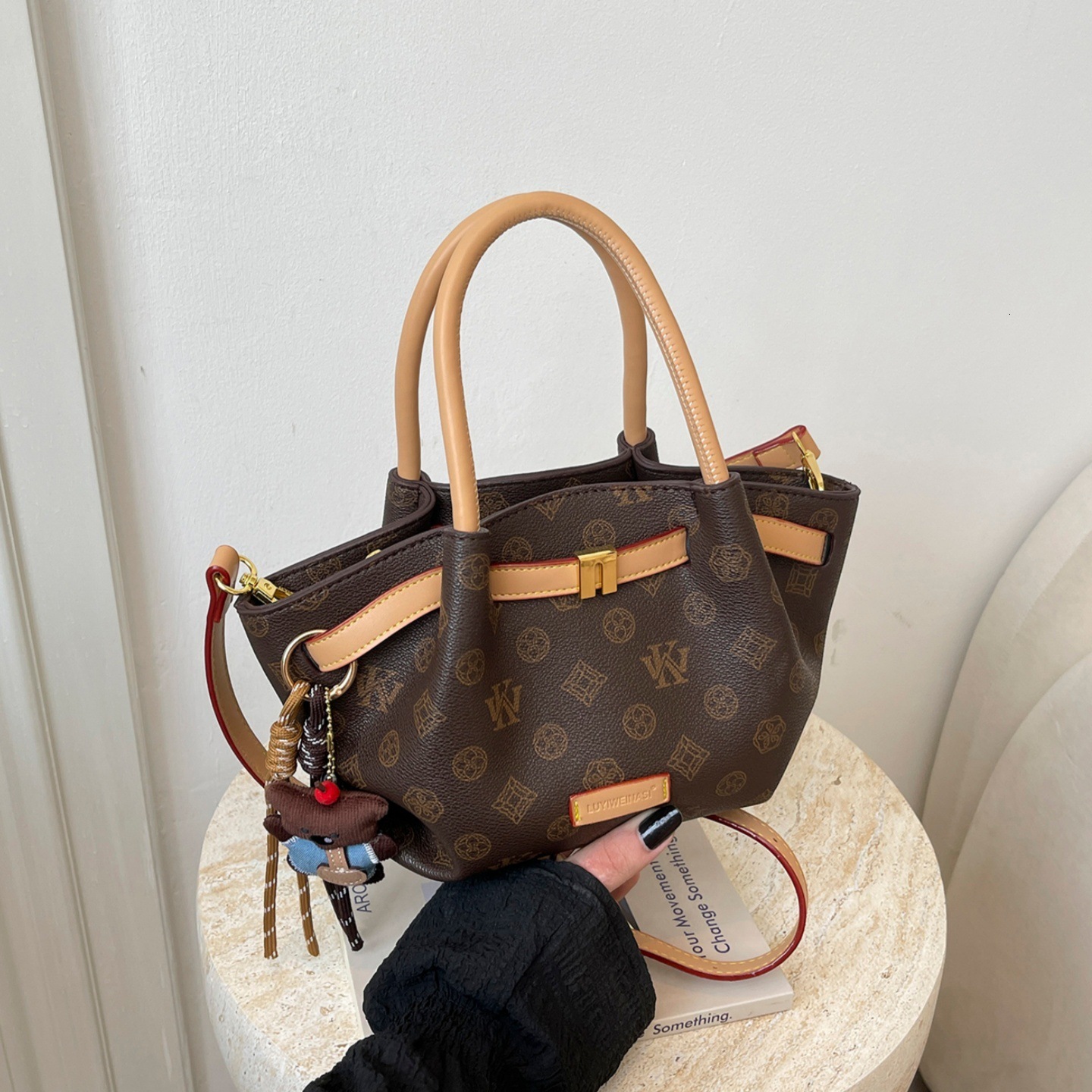 Luxury Brand Designer High-end Style Bag For Women - New Light Luxury Printed Business Bag, Handbag, Versatile Crossbody Bag For Both Shoulders