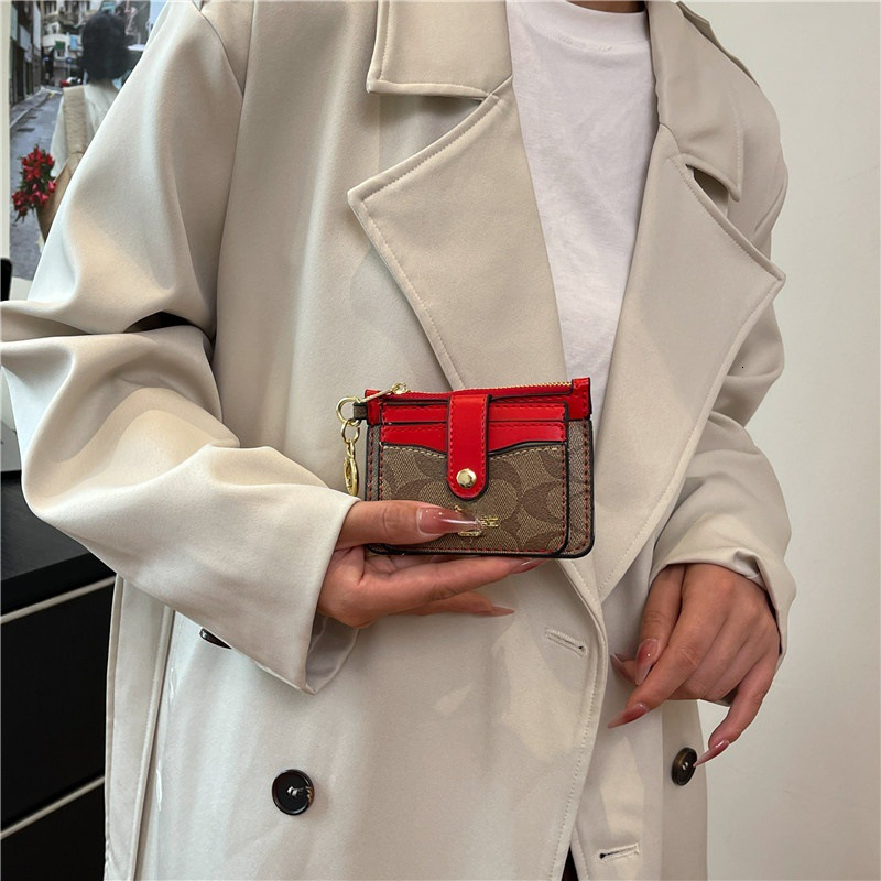 Designer Clutch Bag PU Leather Retro Coin Wallet Ultra Thin Mini Card Holder Simple Cute High End Compact Purse for Women Daily Party Shopping Trave