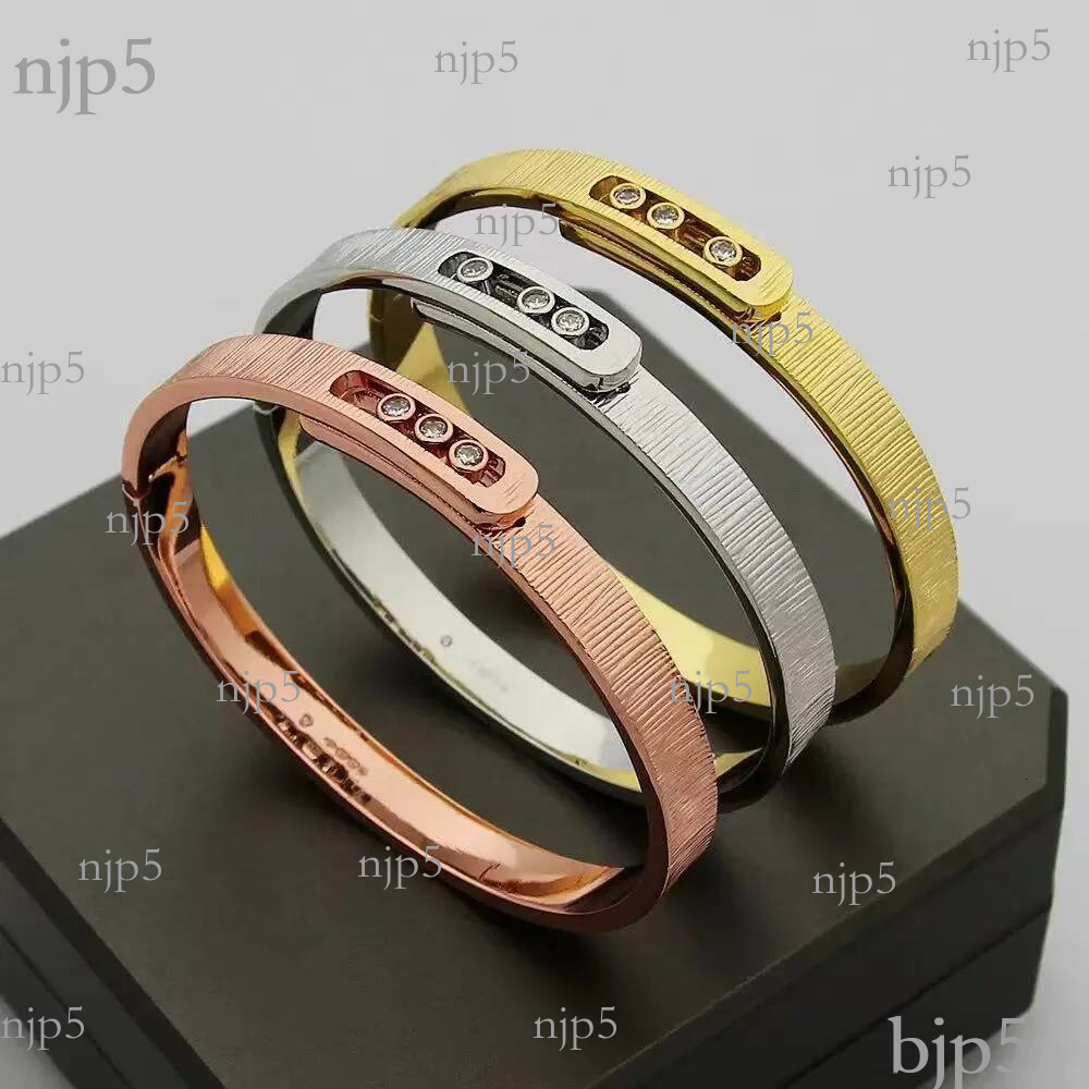 Designer High quality for your choice Luxury designer bracelets couple's style valentine gift elegant women bracelet removable diamonds New pro