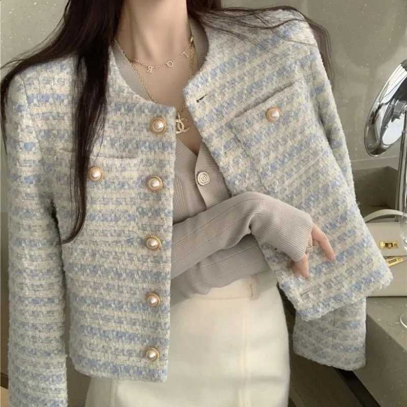Plaid Women Blue Wool Jacket Round Neck Pearl Button Coat Long Sleeve Elegant Short Outerwear Autumn Winter Office Fashion Coat C260917