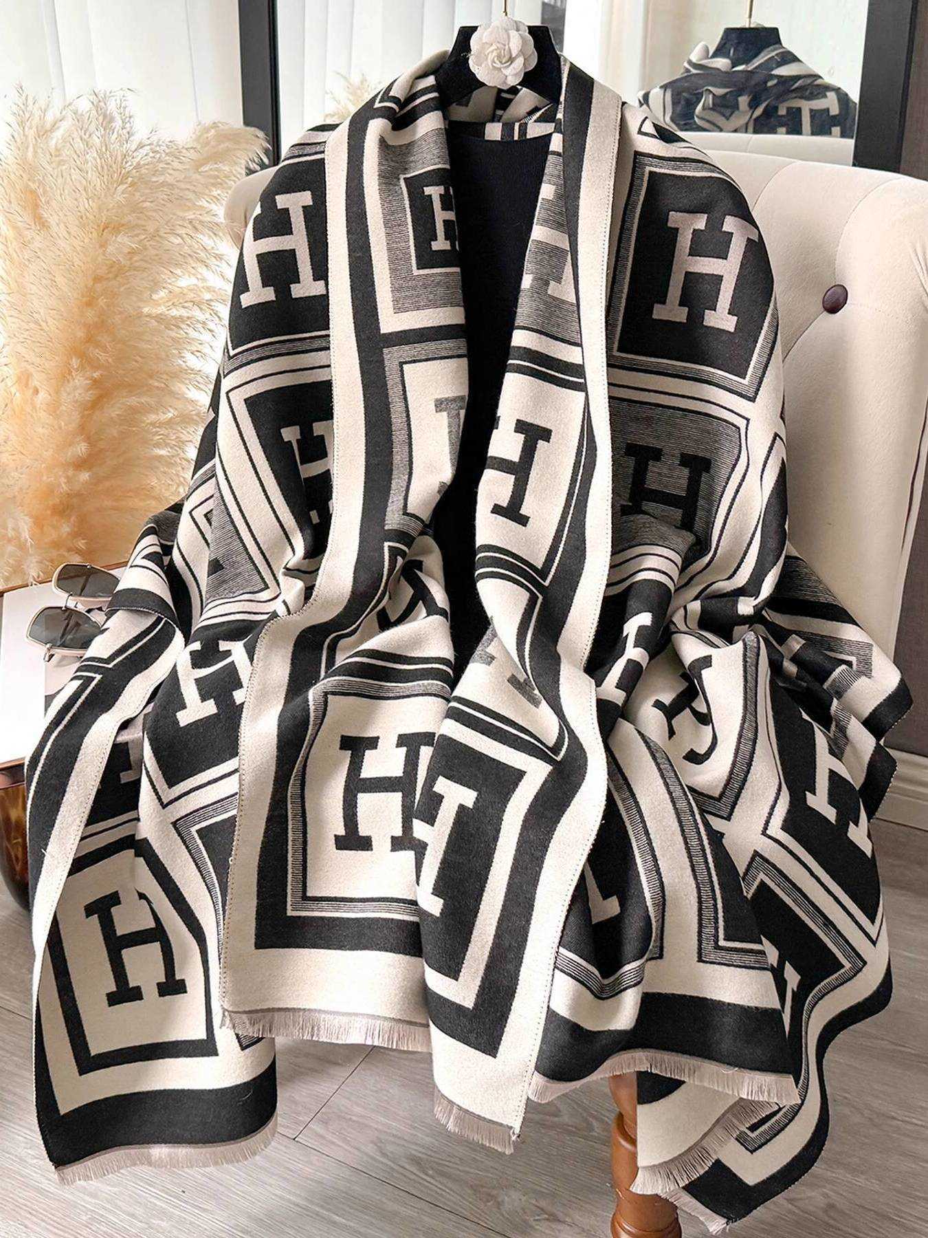 Scarf Cashmere For Women Winter Warm Shawl Blanket Large Tassel Female Poncho Elegant Horse Echarpe Bufanda S260917GP44