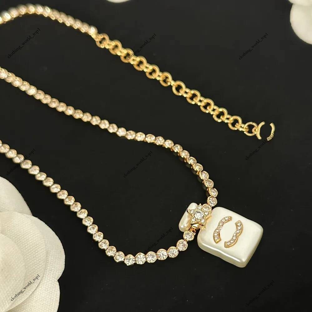 Top Style Luxury Designer Necklace Pendant Necklaces Designers Copper Diamond Letter Brand Men Women Wedding Jewelry High Quality Fashion Accessory