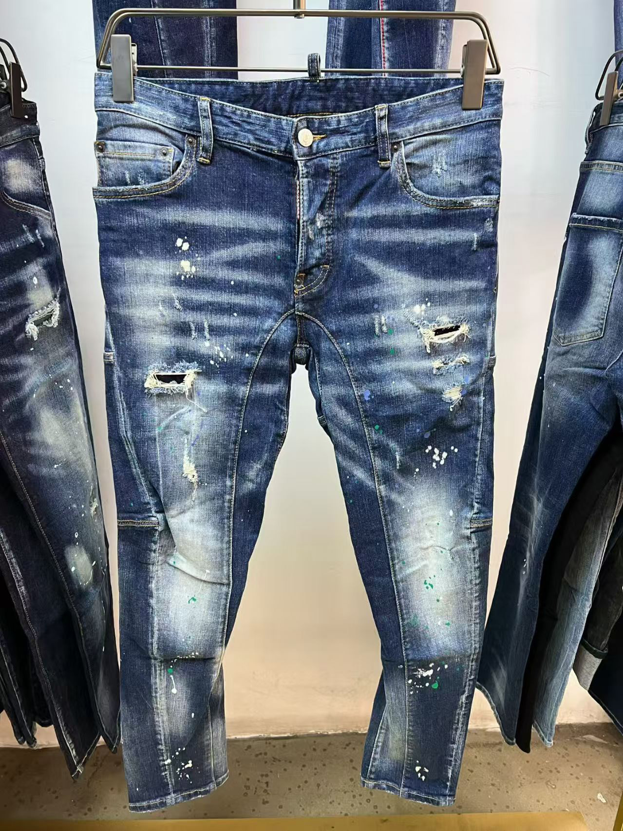 Luxury Designer Casual Mens Distressed Ripped DSQ Jeans Moto Coolguy Fit Motorcycle Button Fly D2 Denim Holes Scratched Spliced Men Dsqua2 Pants Jea