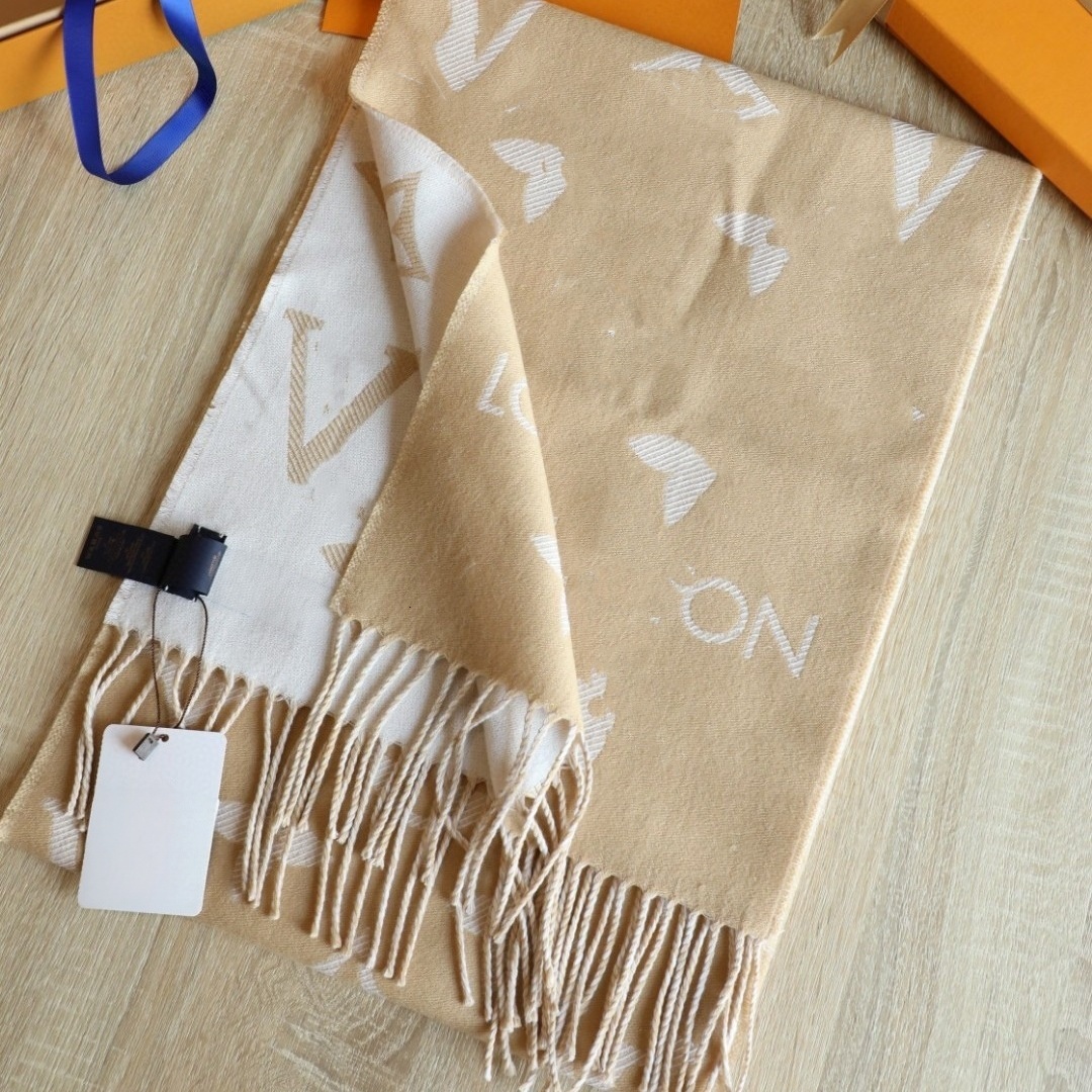 Winter Plush Cashmere Scarf Designer for Women Letter Jacquard Shawl with Large Tassel Double Sided Soft Warm Wrap for Men