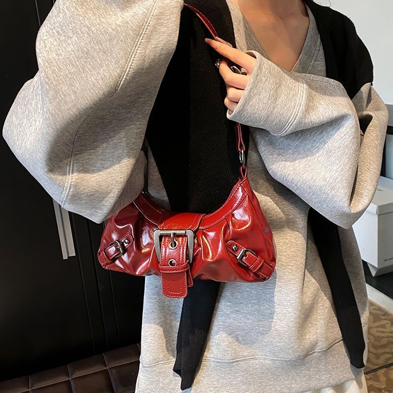Vintage-style trendy two-tone distressed leather shoulder bag, new high-quality women's underarm bag for sales
