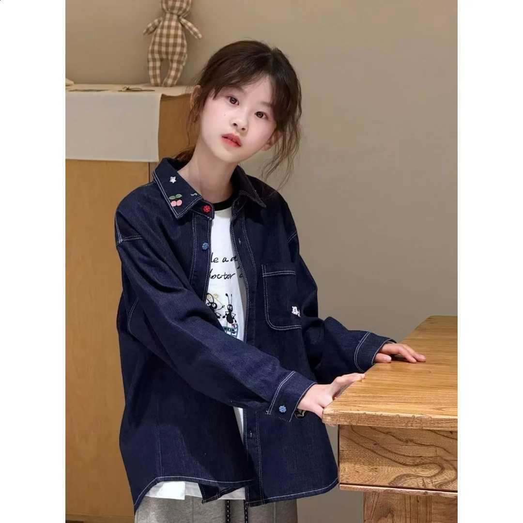 Autumn Girls' Early Outerwear Western Style Medium Size Children's Long Sleeved Denim Shirt Worn Over Long Sleeved TopT260916
