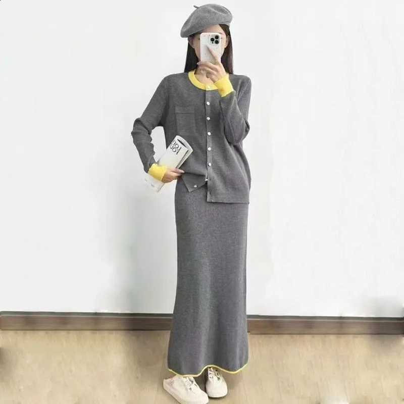 Sweater 2025 Contrasting New Color Early Autumn Women's Korean Edition Loose Knitted Skirt Cover Meat and Look Thin Set DressW260915