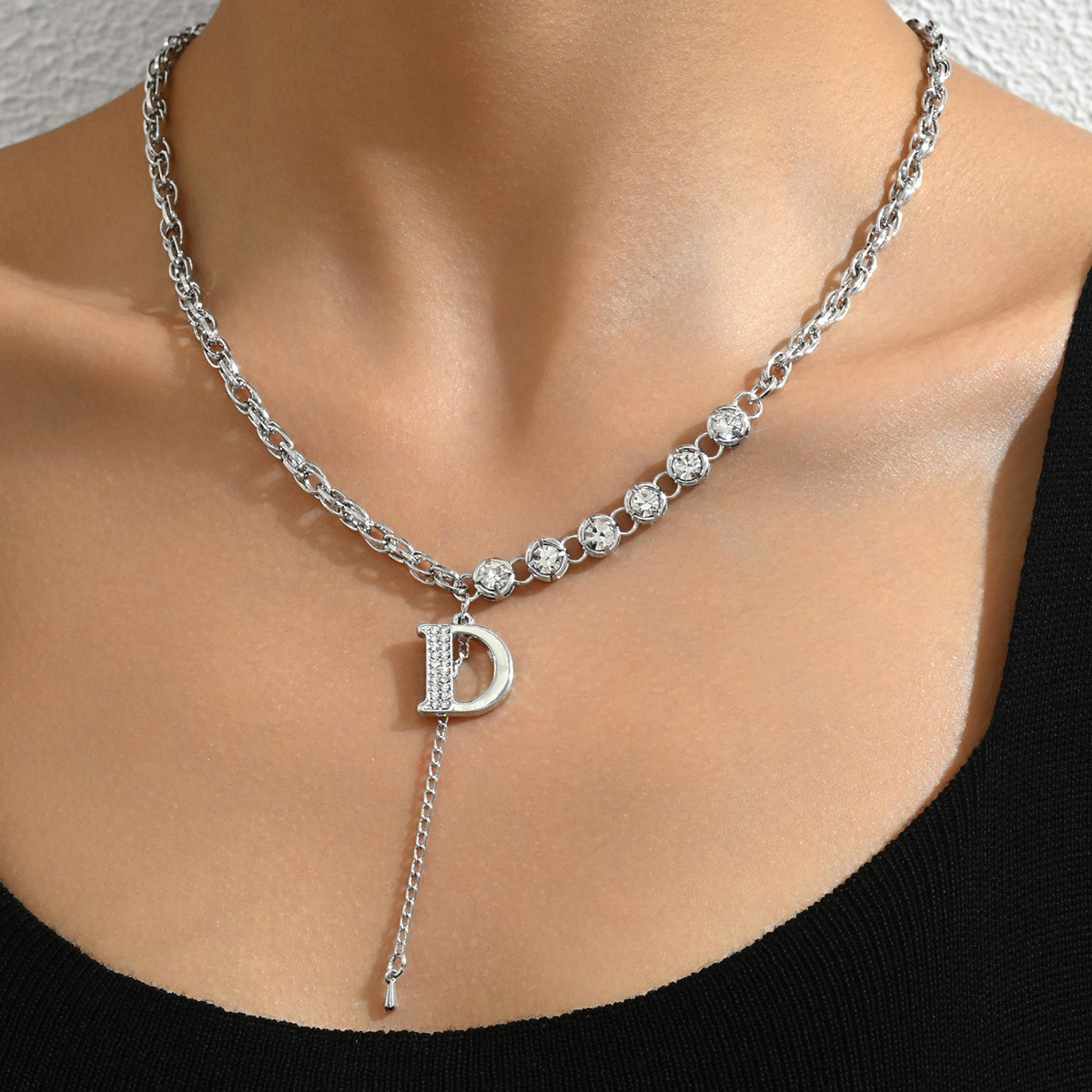 Luxury Brand Designer Jewelry European American Light Luxury Necklace With D-Letter Design, Long Tassel Choker, Ultra-Shiny, High-End, Versatile And