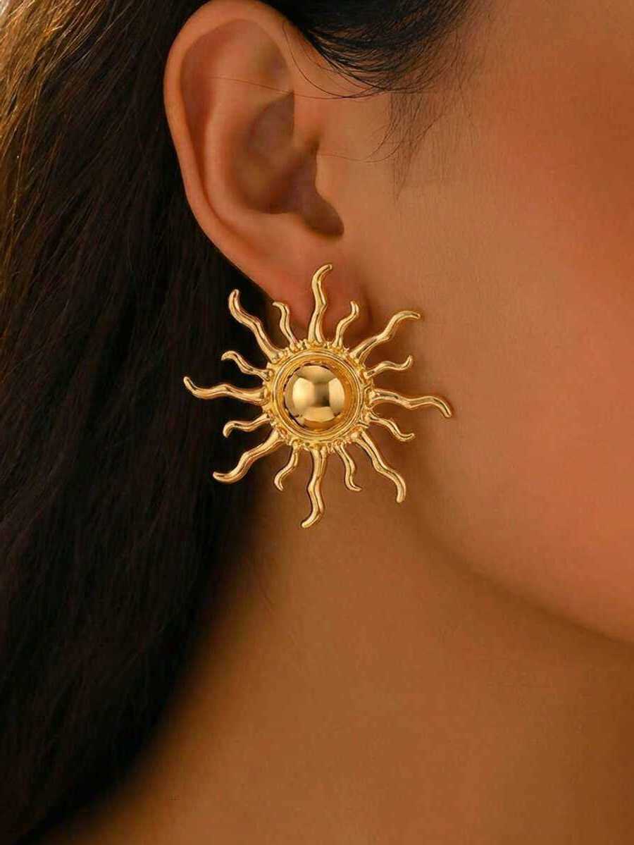 Pair 1 Womens Wavy SunShaped Stud Earrings Exaggerated Spring Summer Autumn Winter Daily Wear Party Metal S260917ELND