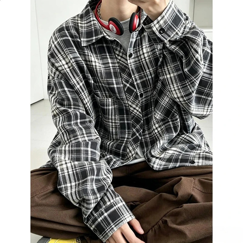 Japanese Style Long Sleeve Cotton Plaid Shirt Men Autumn Spring Retro Streetwear Outerwear Casual Loose Fit Shirts for Youth Man 260917